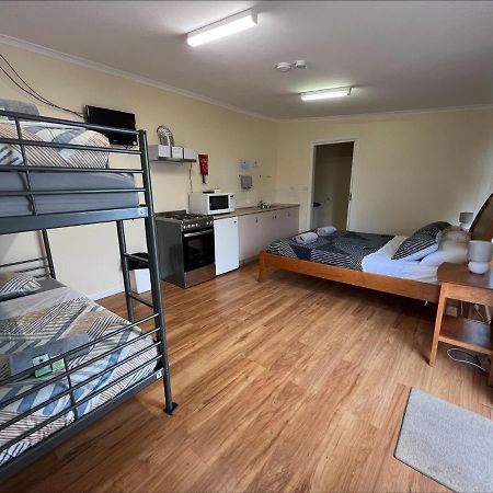 Turn-In Motel Warrnambool Buitenkant foto
