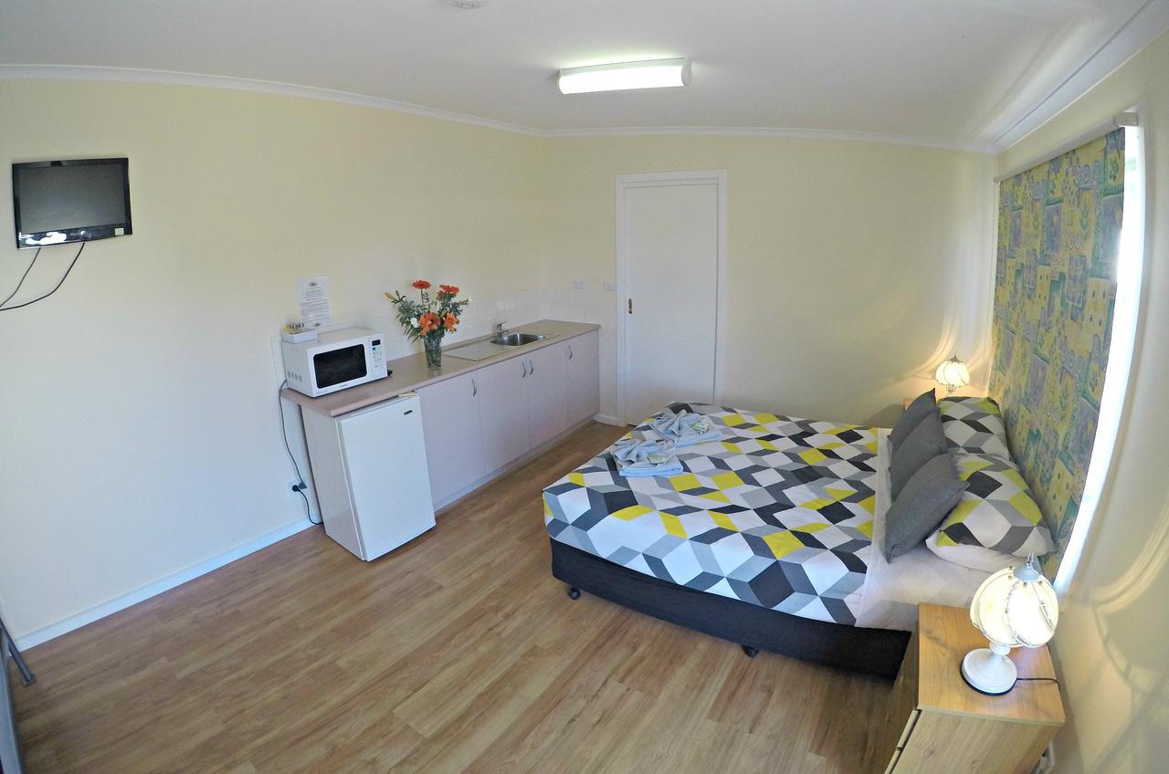 Turn-In Motel Warrnambool Buitenkant foto